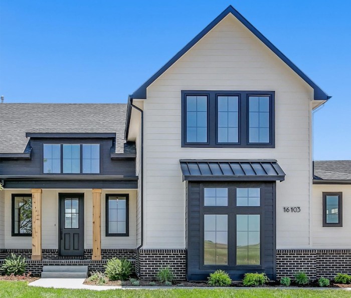 A Hardie® Board Siding Buyers Guide: Pros, Cons, and Performance | Fixr A Hardie® Board Siding Buyers Guide: Pros, Cons, and Performance | Fixr